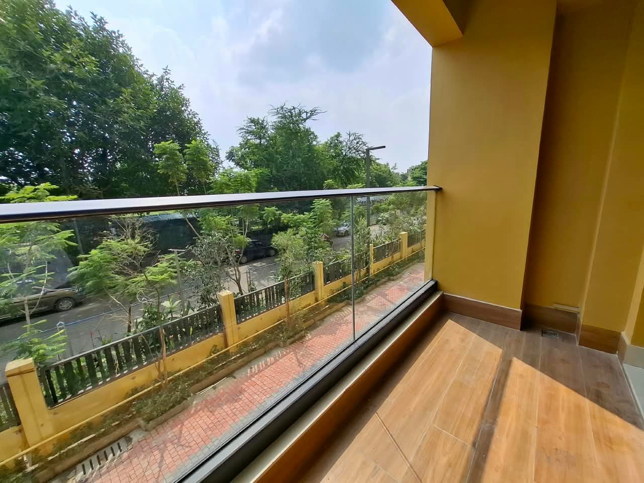 Ambuja Urvisha — 3 BHK 1559 Sq.ft Garden-Facing Flat for Rent — Photo 8