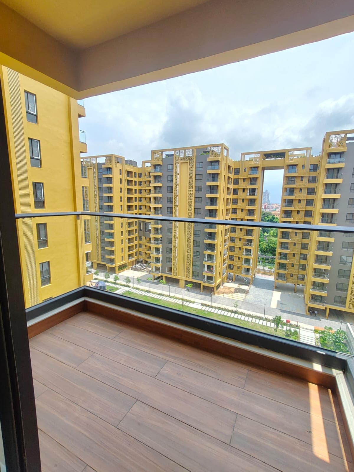 Ambuja Urvisha — 3 BHK 1560 Sq.ft Premium Condoville Resale — Photo 16