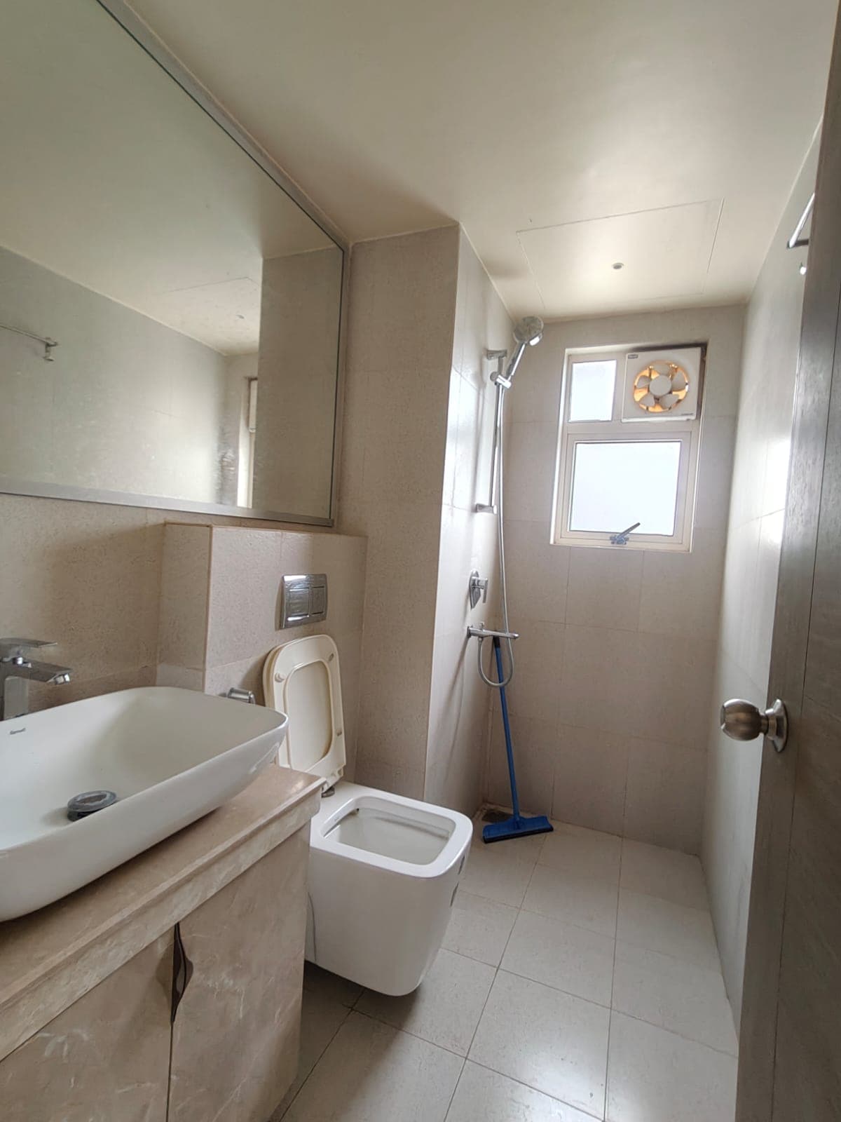 PS One10 — 2 BHK Semi-Furnished Residence for Rent — Photo 3