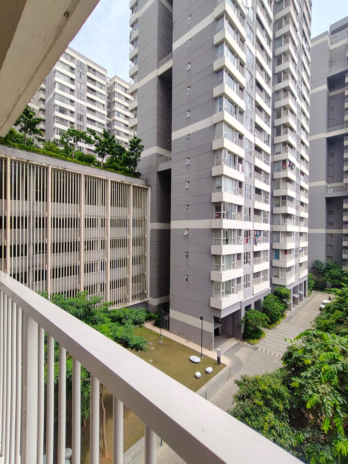PS One10 — 2 BHK Semi-Furnished Residence for Rent — Photo 7