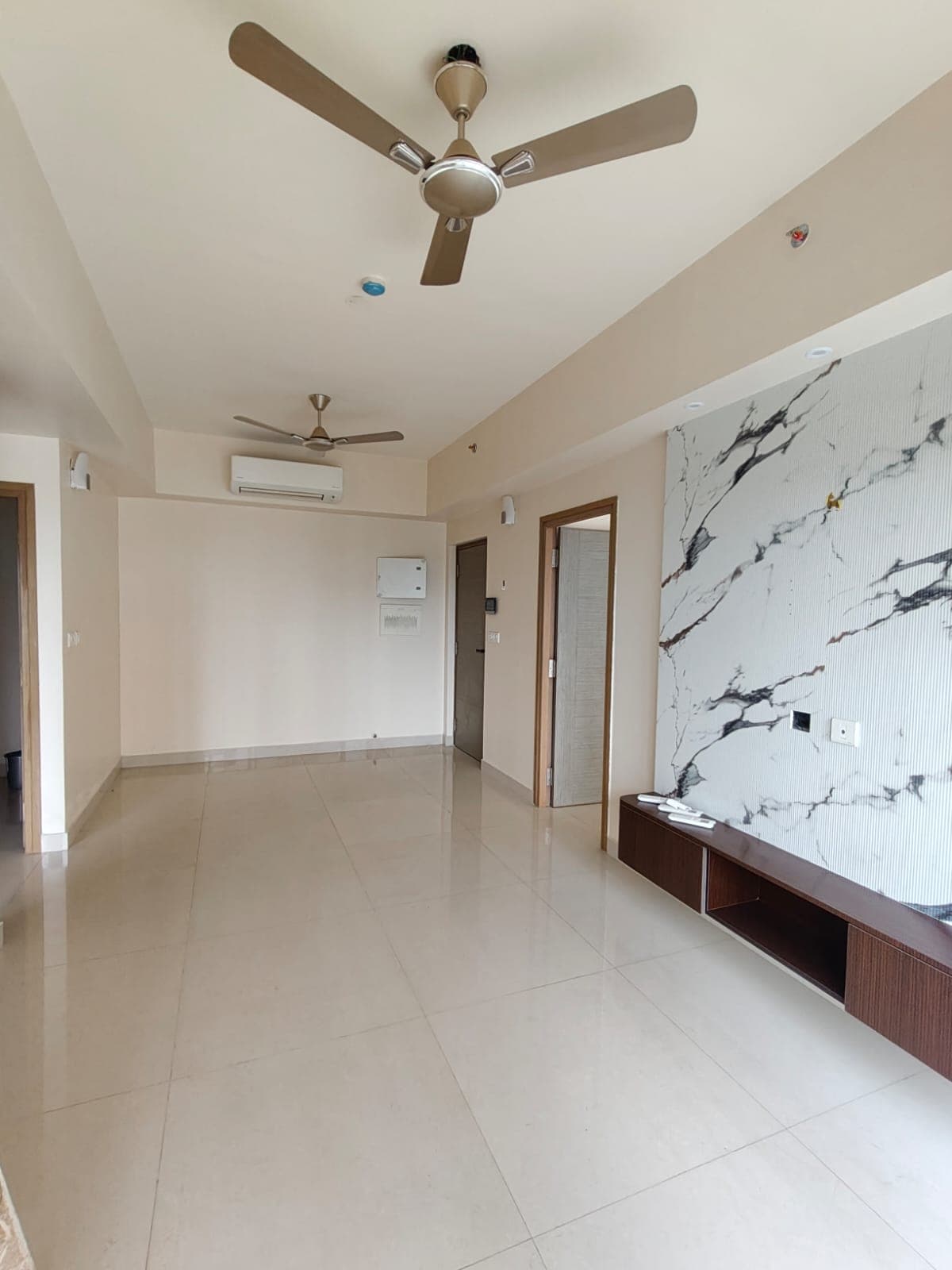 PS One10 — 2 BHK Semi-Furnished Residence for Rent — Photo 8