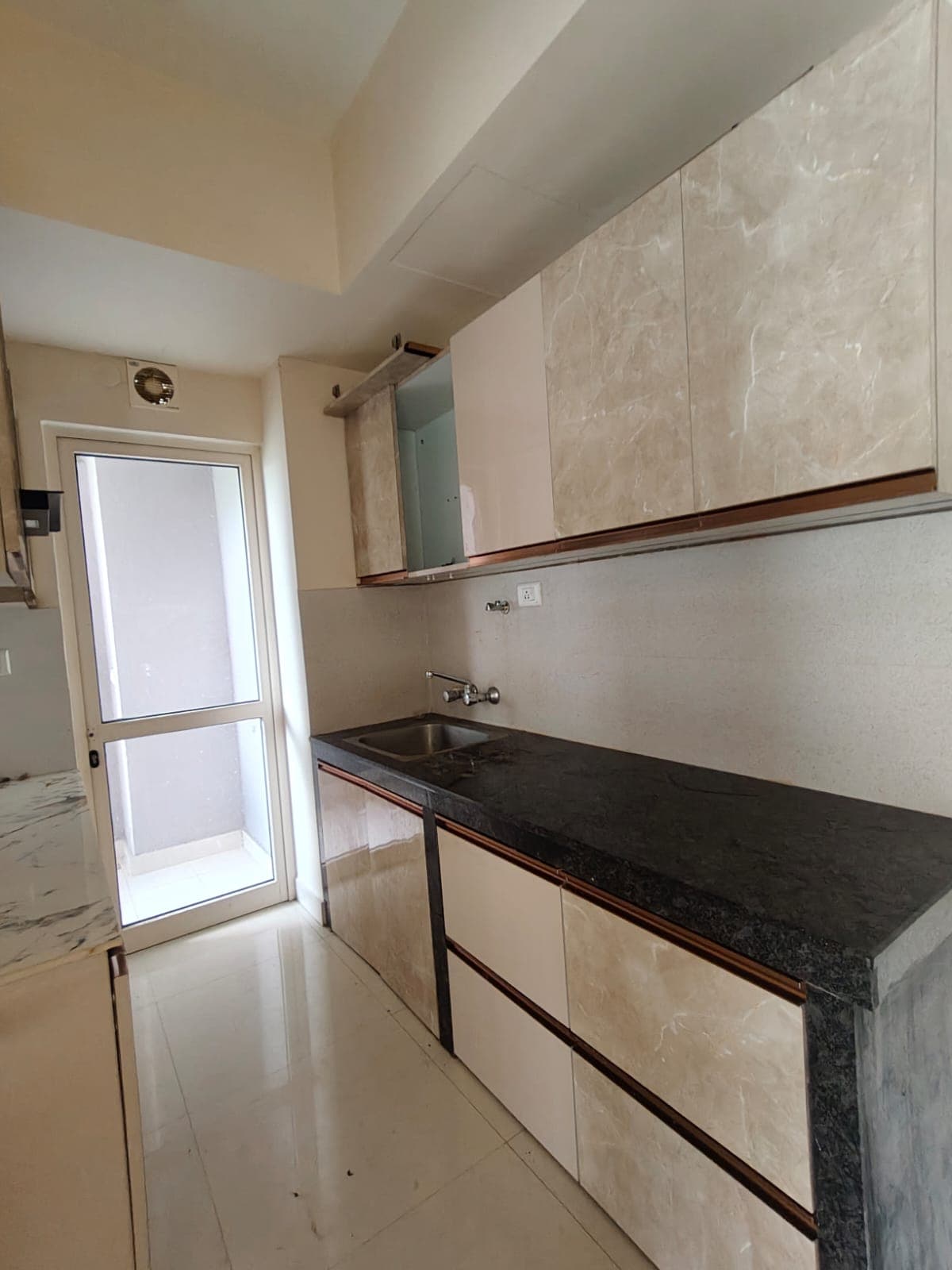 PS One10 — 2 BHK Semi-Furnished Residence for Rent — Photo 13