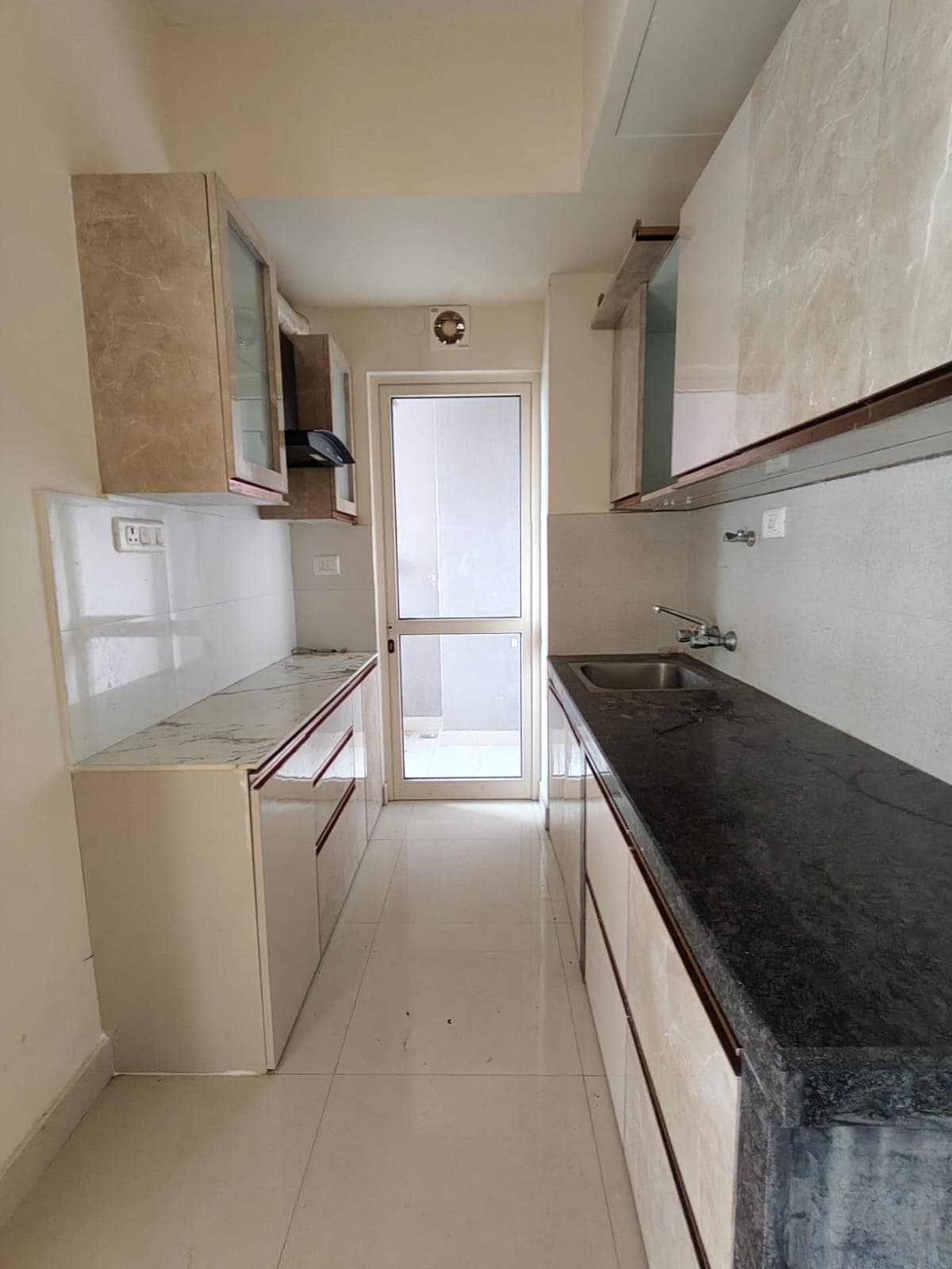PS One10 — 2 BHK Semi-Furnished Residence for Rent — Photo 14