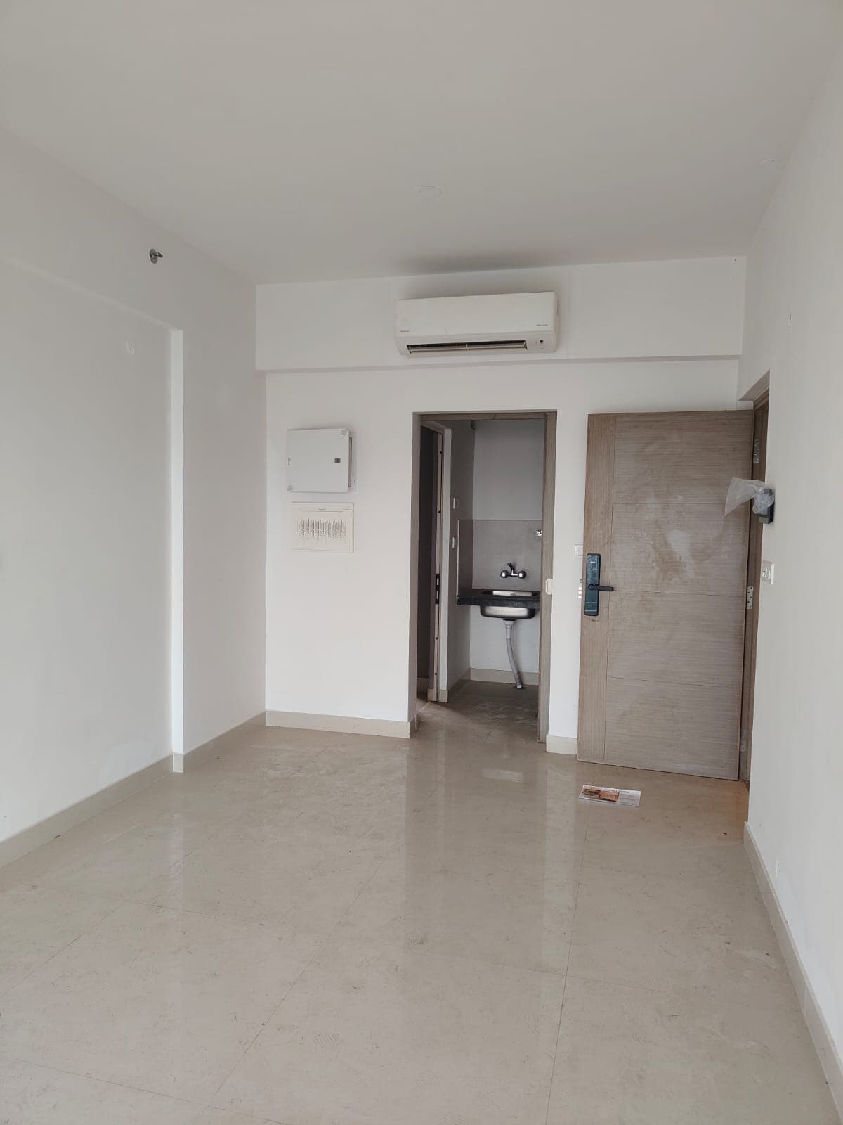 PS One10 — 2.5 BHK Unused Brand New Resale Apartment — Photo 3