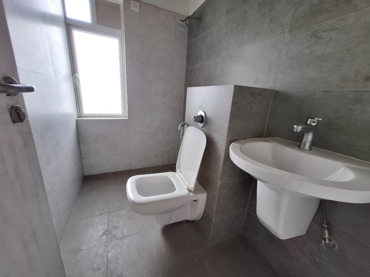 Rishi Pranaya — 3 BHK High-Floor Panoramic View Resale — Photo 5