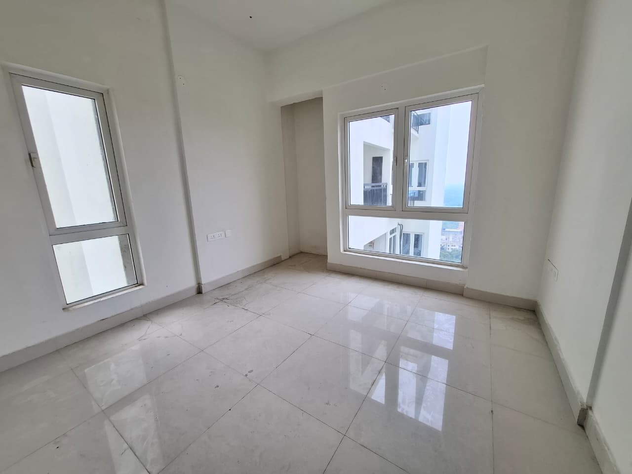 Rishi Pranaya — 3 BHK High-Floor Panoramic View Resale — Photo 7