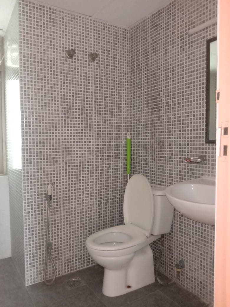 TATA Eden Court — 3 BHK 10th Floor Semi-Furnished Resale — Photo 5
